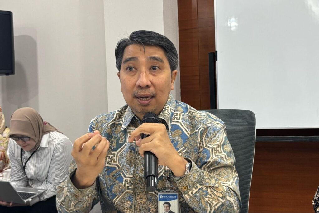 Rupiah Melemah Dekati Level 1998