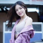 Cantiknya Elsa Japasal, Saat Jajan Gorengan hingga Nasi Padang