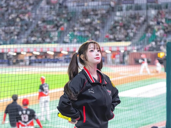 "Terlalu Seksi?" Penampilan Cheerleader Korsel Ini Picu Kontroversi!